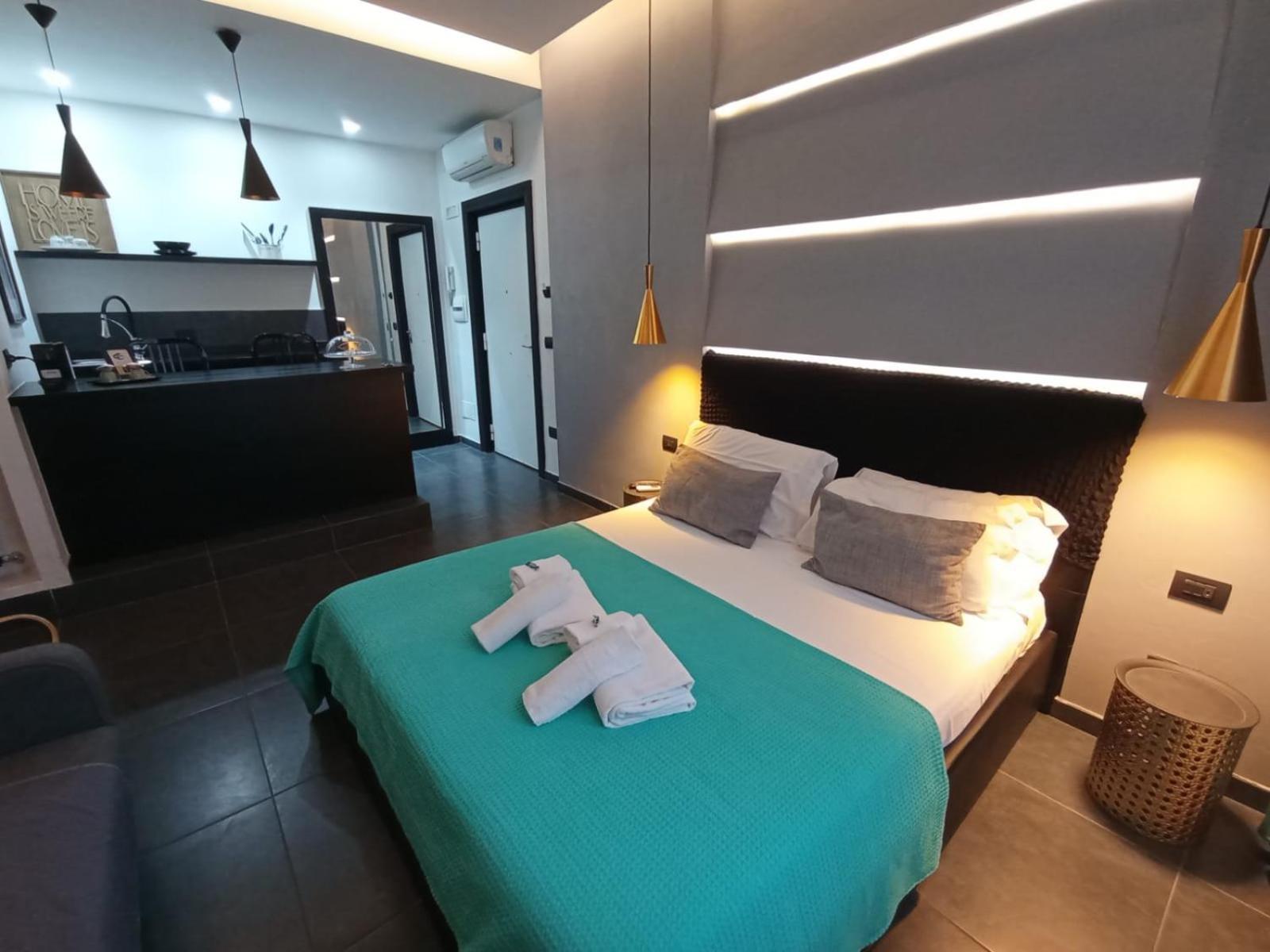 Muni Boutique Flat By Babylon Stay Naples Exterior photo