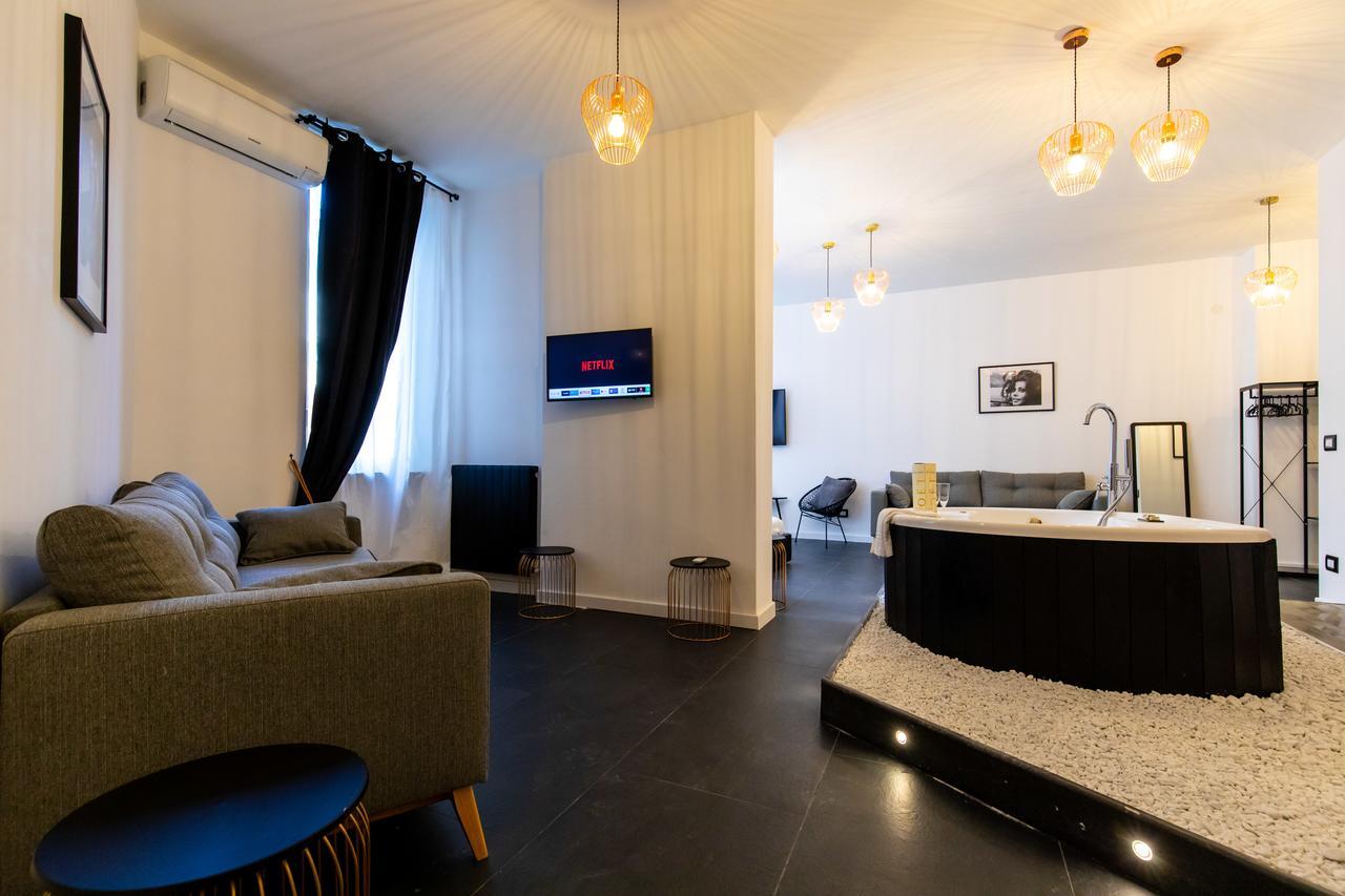 Muni Boutique Flat By Babylon Stay Naples Exterior photo
