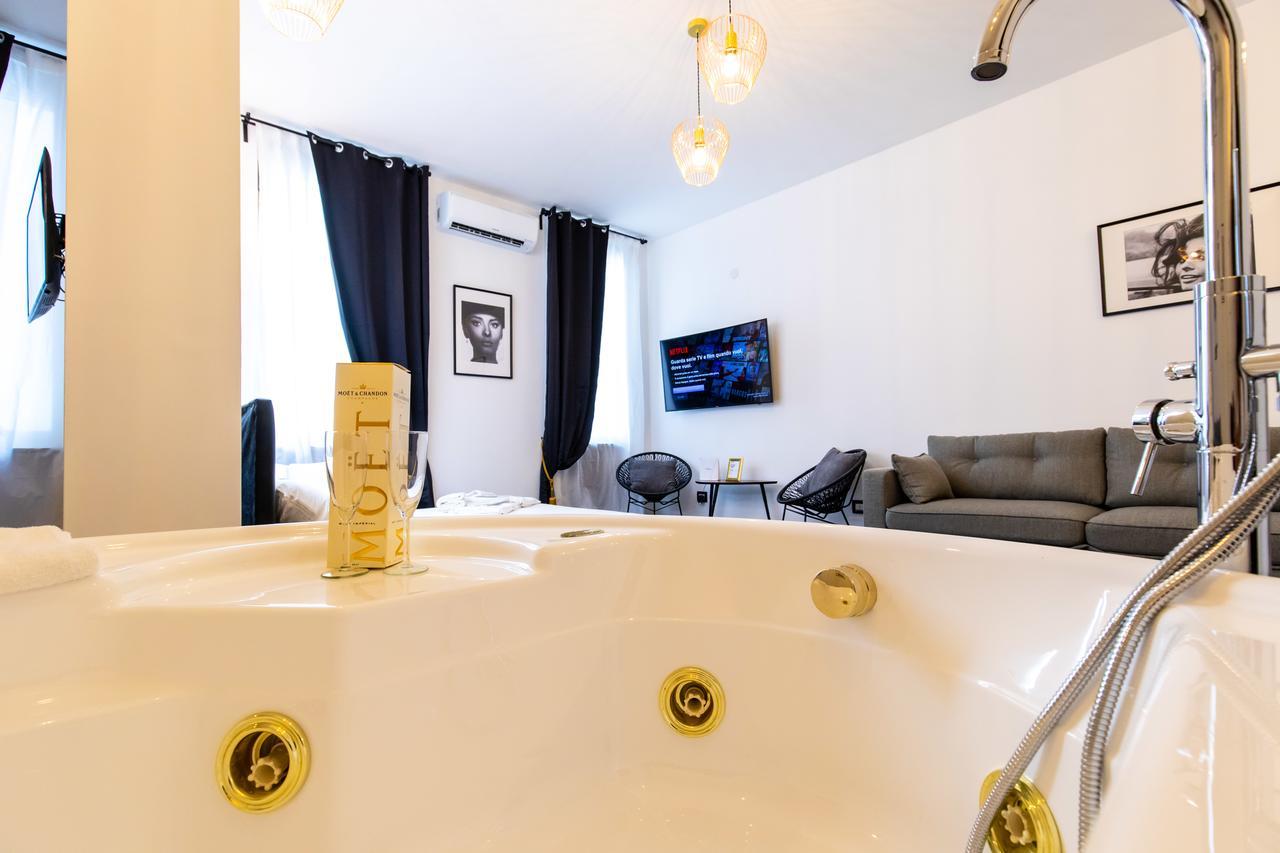Muni Boutique Flat By Babylon Stay Naples Exterior photo
