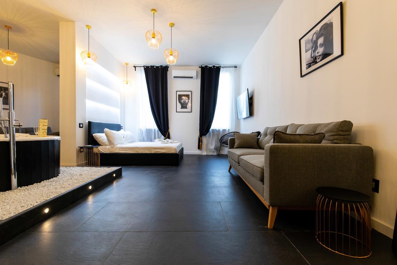 Muni Boutique Flat By Babylon Stay Naples Exterior photo