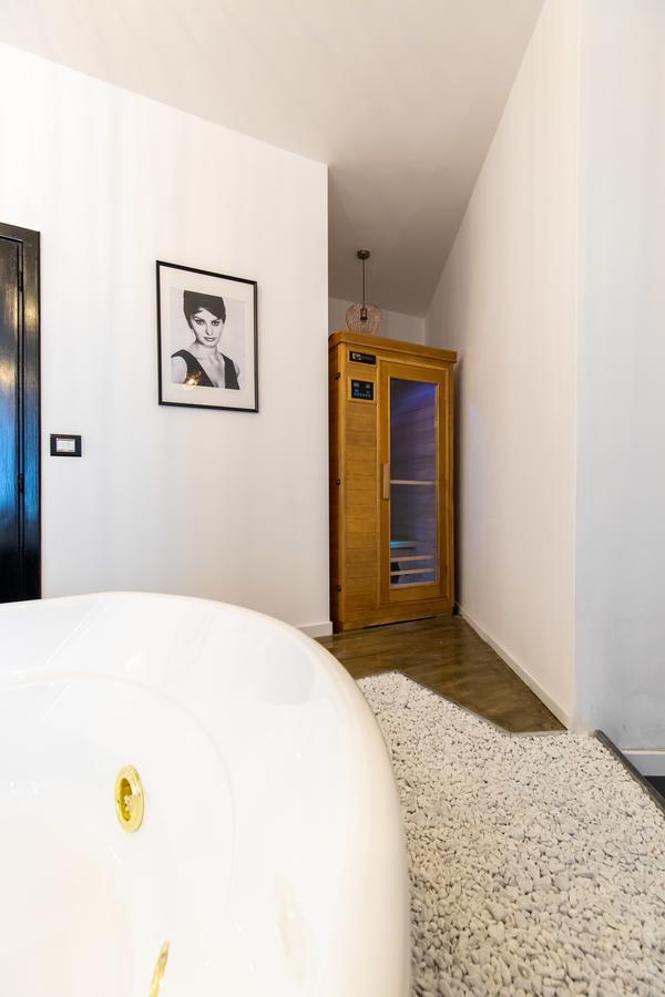 Muni Boutique Flat By Babylon Stay Naples Exterior photo